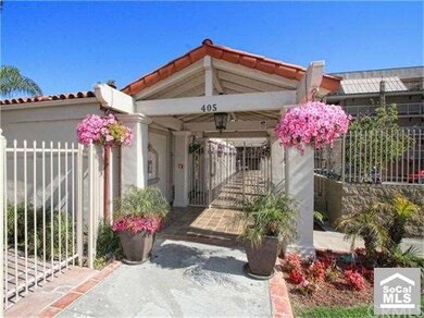 Inviting loggia-style entry welcomes you to the pr