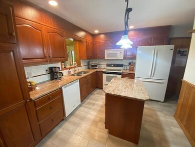 6605 Crown Ln, Zionsville, PA 18092 - photo 7