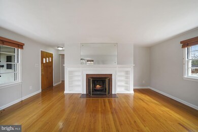 5863 Glen Forest Dr, Falls Church, VA 22041 - photo 7