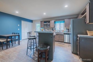 6705 NE Prospect St, Suquamish, WA 98392 - photo 7