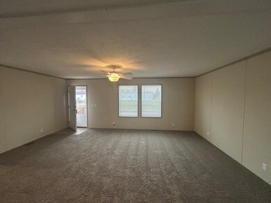 547 Delaware unit 547, Belleville, MI 48111 - photo 2