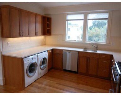 146 Magazine St unit 2, Cambridge, MA 02139 - photo 3