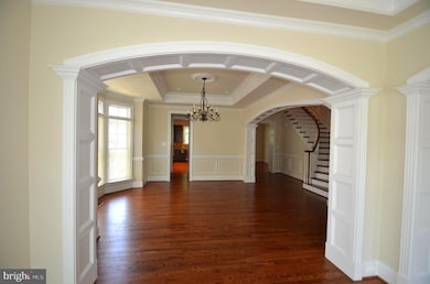 2158 Royal Lodge Dr, Falls Church, VA 22043 - photo 6