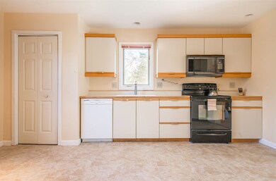 50 Thayer Bay Cir, Colchester, VT 05446 - photo 3