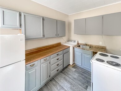 137-139 Tolles St, Nashua, NH 03064 - photo 6