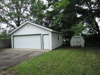 115 N Andrews