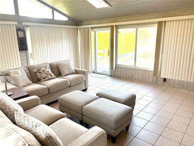 9 Greenbriar Dr, Mattoon, IL 61938 - photo 4