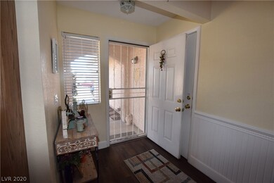 FOYER ENTRY