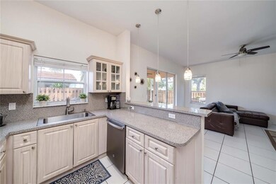 14065 S Cypress Cove Cir, Davie, FL 33325 - photo 5