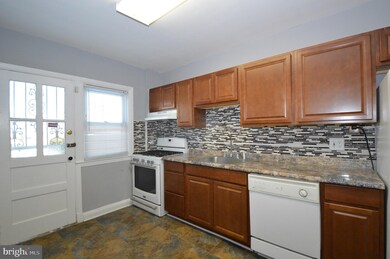 803 N Chapel Gate Ln, Baltimore, MD 21229 - photo 7