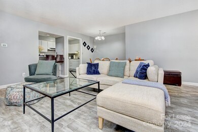 1041 Churchill Downs Ct unit I, Charlotte, NC 28211 - photo 3