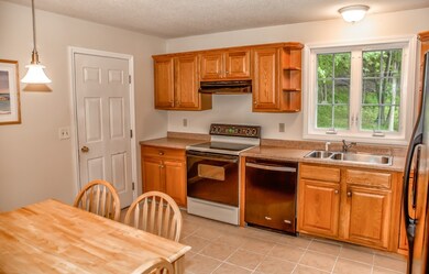 4 George Frost Dr, Holyoke, MA 01040 - photo 7