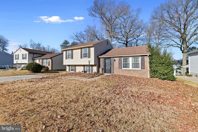 16 Tulip Tree Ct, Essex, MD 21221 - photo 2