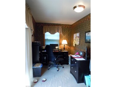 24450 Oakhill Dr, Euclid, OH 44117 - photo 2