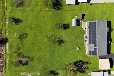 113 Draper Dr, Springtown, TX 76082 - photo 3