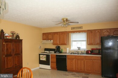 316 Aileen Ave, Strasburg, VA 22657 - photo 2