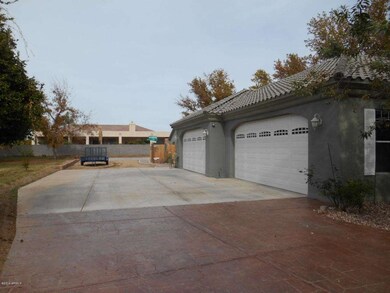 Side, garages