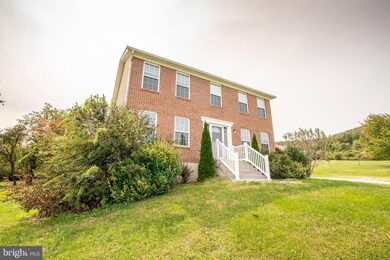 303 Hershel Ln, Hedgesville, WV 25427 - photo 3