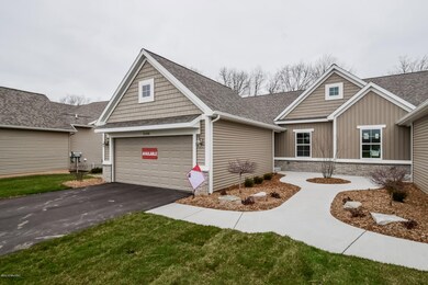 2515 Highridge Hills Ln SE unit 52, Grand Rapids, MI 49546 - photo 2