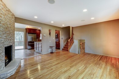005_Family Room
