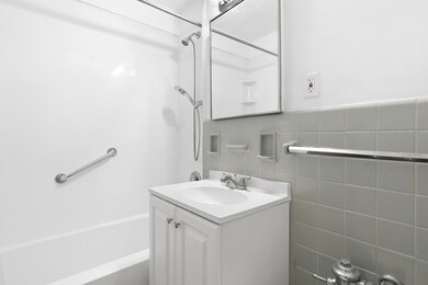 The Gallery House unit 10H, New York, NY 10019 - photo 6