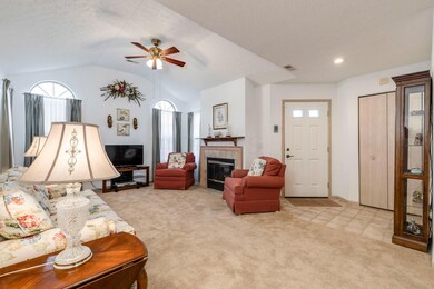 96 Villa Creek Dr unit 1396, Reynoldsburg, OH 43068 - photo 4