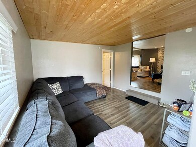 406 W Prairie Ln, Mandan, ND 58554 - photo 3