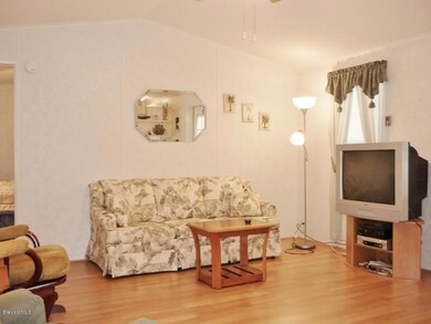 Living room 3