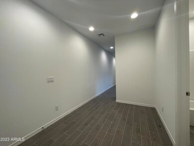 04 Foyer