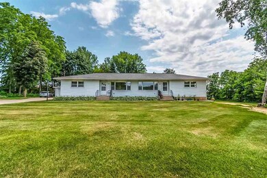 6075 Whalen Rd, Fitchburg, WI 53593 - photo 2