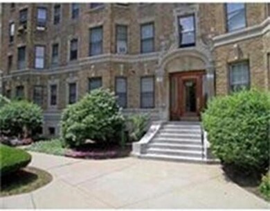 122 Riverway unit 16, Boston, MA 02215 - photo 2