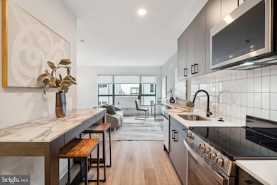 1108 N Front St unit STUDIO, Philadelphia, PA 19123 - photo 5