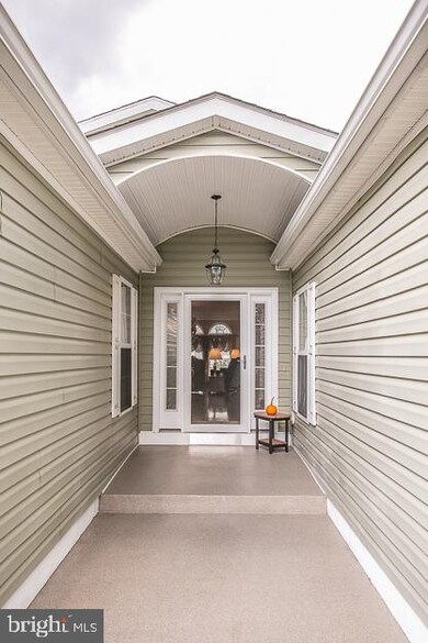 10 Eagles Watch N, Bechtelsville, PA 19505 - photo 2