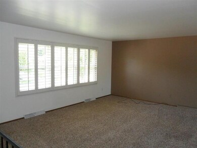 204 Las Olas Dr, Crown Point, IN 46307 - photo 5