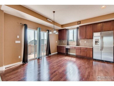 GOURMET KITCHEN - REFRIGERATOR INCLUDED