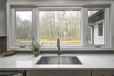 9134 Crackel Rd, Chagrin Falls, OH 44023 - photo 7