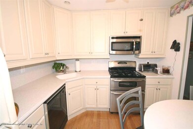 469 Leverett Ave, Staten Island, NY 10308 - photo 3