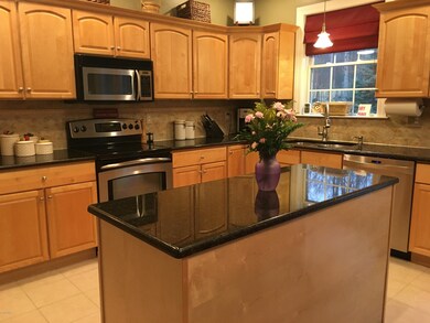 154 Privet Ln, Milford, PA 18337 - photo 2