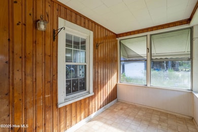 6-web-or-mls-162 Safie 5Th-6