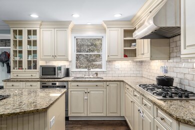 22 Crescent Rd, Riverside, CT 06878 - photo 4