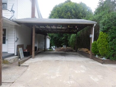 411 E Ridge St, Coaldale, PA 18218 - photo 2