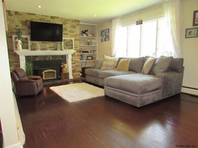 10 Anthony Ln, Albany, NY 12205 - photo 2