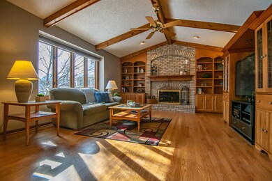 1112 Magenta Ct, Naperville, IL 60564 - photo 4