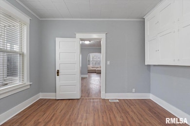 1604 N Division St, Davenport, IL 52804 - photo 7