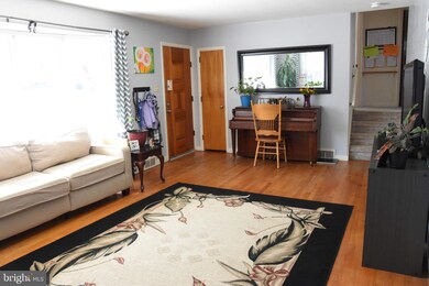 4005 Crestline Dr, Reading, PA 19606 - photo 3