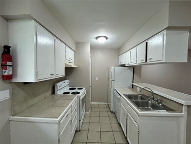 1412 Hawthorne St unit 2, Houston, TX 77006 - photo 6