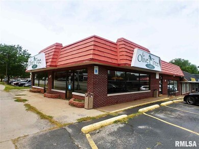 1414 W Locust St, Davenport, IA 52804 - photo 5