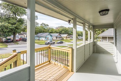 1721 22nd St, Des Moines, IA 50310 - photo 3