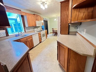 5 Kinney Ave, Burlington, MA 01803 - photo 6