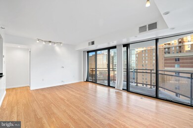 The Atrium unit 930, Arlington, VA 22209 - photo 5